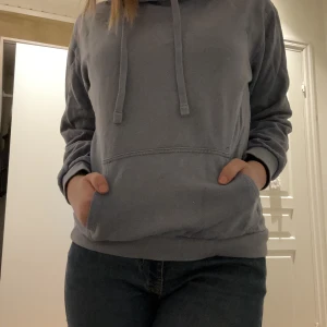 Snygg hoodie  - Hoodie från HM i bra kvalite.