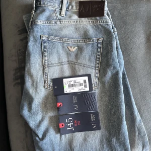 Armani jeans J45 slimfit  - Endast testade, så helt nya m, gillade inte modellen.  Storlek 34 