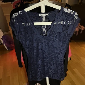 Snygg topp - Marinblå