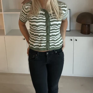 Stickad topp!!! - Säljer denna fina stickade topp!🌸