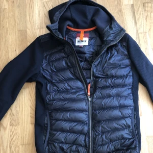 Parajumper cardigan  - Jag säljer min parajumper jacka pågrund av att de är för varmt nu