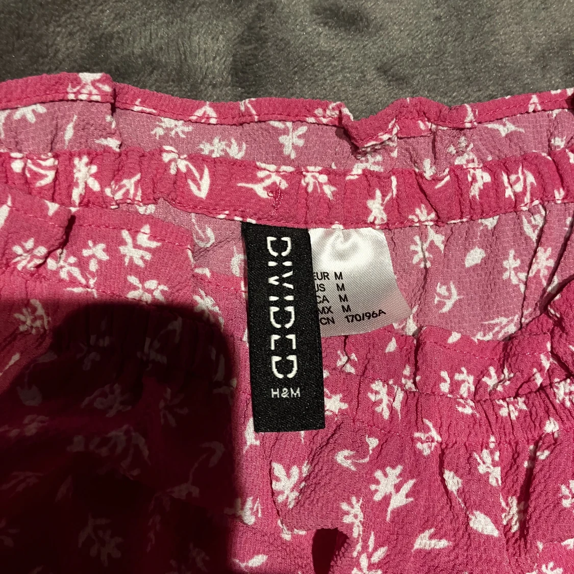 Blommig rosa klänning - 91