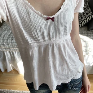 Odd Molly topp - Supergullig rosa topp från odd molly. Något urtvättad men ändå bra skick👌 Storlek 0 motsvarande XS.