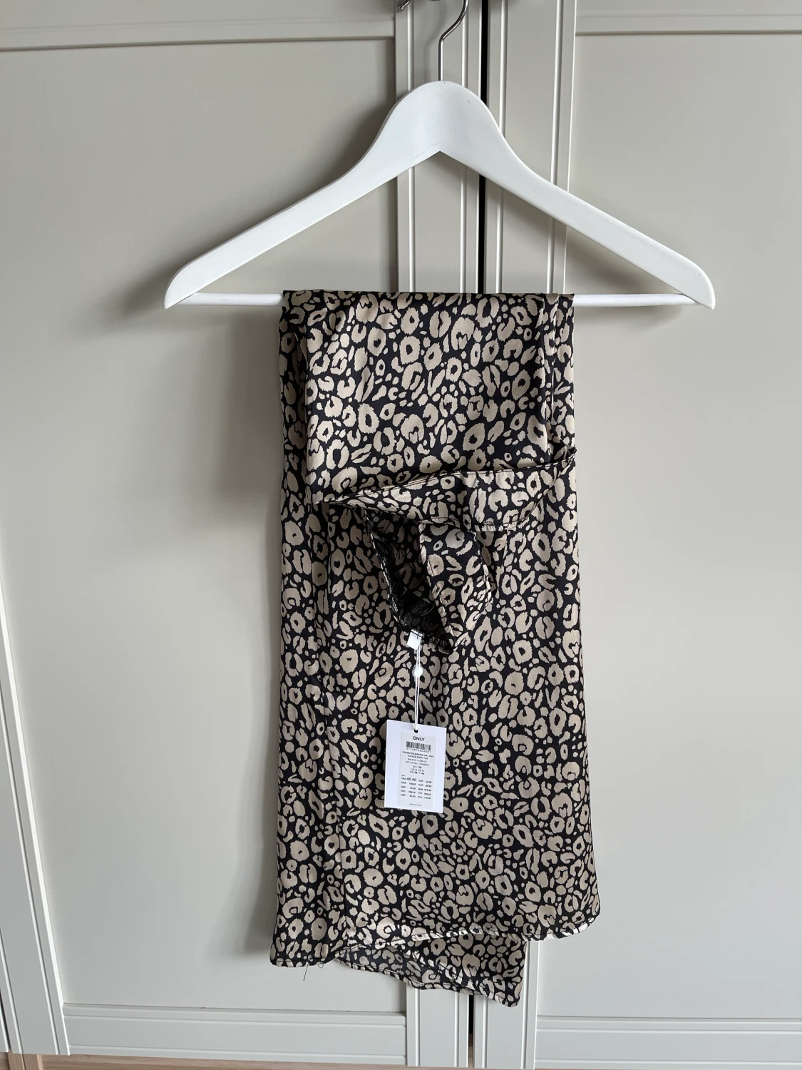 Leopardmönstrad kjol : ankellängd