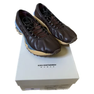 Kiko Kostadinov Ballet Hybrid - Kiko Kostadinov ballet hybrid i russet brown. Använda ett fåtal gånger. Skick 10/10 <3