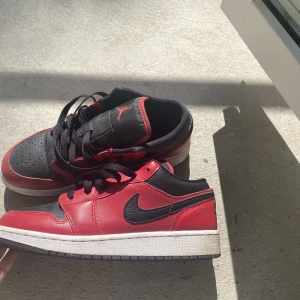 Jordans low - Säljer nu mina jordans som inte kommer till användning längre 
