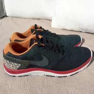 Nike SB Lunar Rod  - Nike SB Lunar Rod Safari Lite använd men är i bra skick! US. 10 UK. 9 EUR. 44    