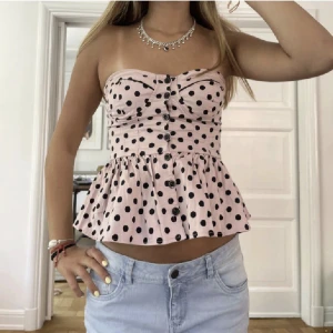 Korsett topp - säljer denna eftertraktade korsetten! skriv för egna bilder då dessa bilder är lånade 💕💕