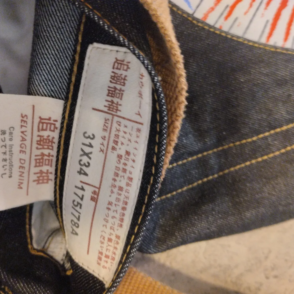 jätte fina jeans från Evisu i storlek 175 , helt nya. Skriv om du vill ha flera bilder eller du har frågor.. Jeans & Byxor.