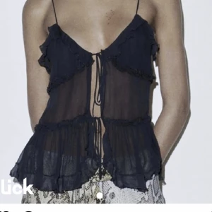 Zara blus - Såå fint linne/blus/topp från Zara som tyvärr var för litet. Slutsåld!! Ny med lappen kvar.