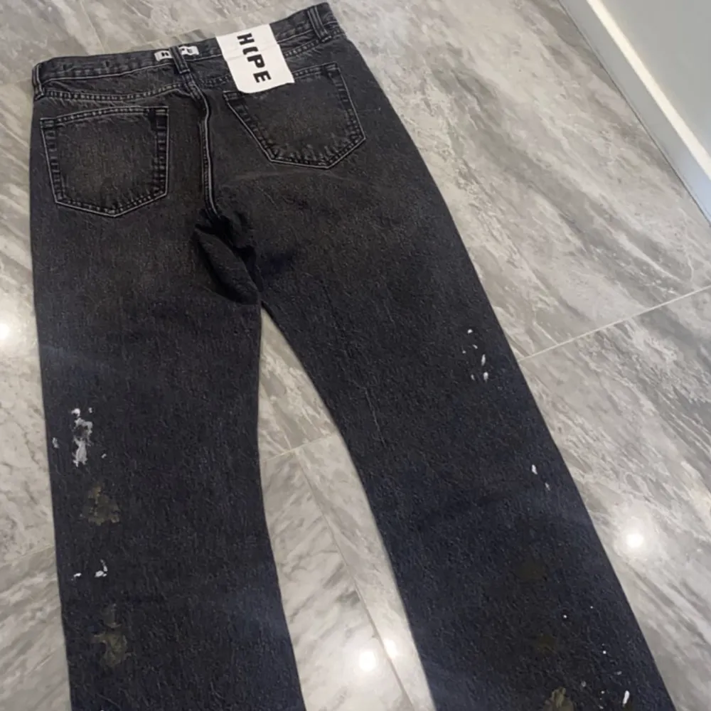 Helt nya hope bootcuts jeans. Lapparna är kvar helt oanvönda. Storlek 28. Nypriss 2700. Jeans & Byxor.