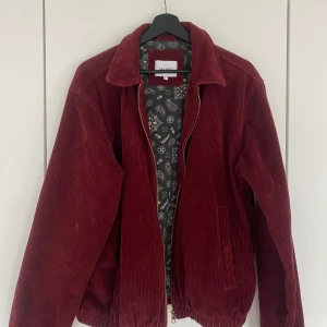 Vailent strl L - Knappt använd i väldigt bra skick