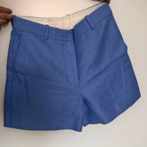 Arket kostymshorts  - Märke: arket Färg: blå Storlek: 36 Nyskick