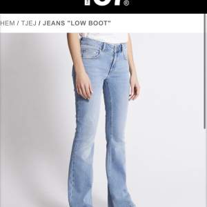 Lågmidjade jeans från lager 157 fint skick i strl S, kan gå ner i pris