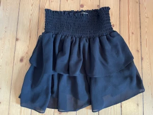 Chelsea kjol  - Säljer min Chelsea kjol då den inte kommer till användning längre plus att den är lite för liten använd rätt mycket så säljer den inte for så mycket!🩷