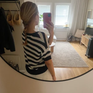 Stickad t-shirt  - Köparen står för frakten💖