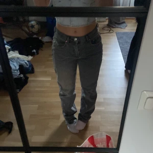 Populära Jeans ifrån Gina⭐️ - Säljer ett par populära jeans ifrån ginatricot!💖
