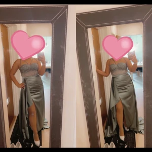 Klänning - Klänning som endast använts en gång Ej kemtvättad ( kan fixas om det önskas )