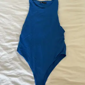 Blå Zara body suit, helt oanvändt 