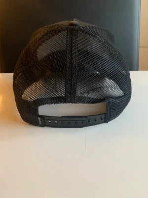 Keps - Helt ny keps nästan aldrig använd   Säljer för jag passa inte i den 