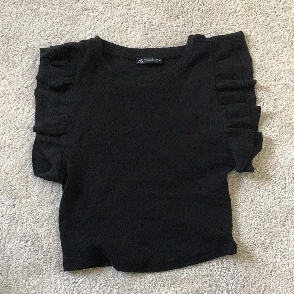 Zara topp med volanger 