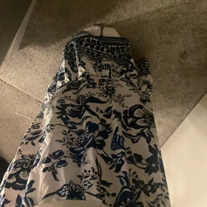 Lång kjol💗 - Ändvänd 1 gång, varför jag säljer är för att lång kjolar passar inte mig😕