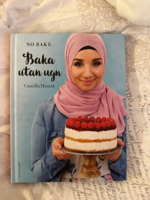 Camilla Hamid autograferad bakbok  - autograferad bakbok från Camilla Hamid! Bakboken ”Baka utan ugn”