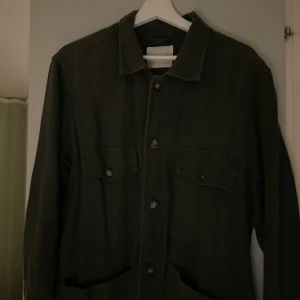 Overshirt - Sitter som vanlig L, använd men i gott skick