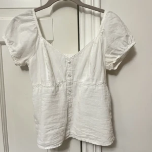 söt top - söt topp från Hollister som inte går att köpa längre! framhäver brösten fint 😜 