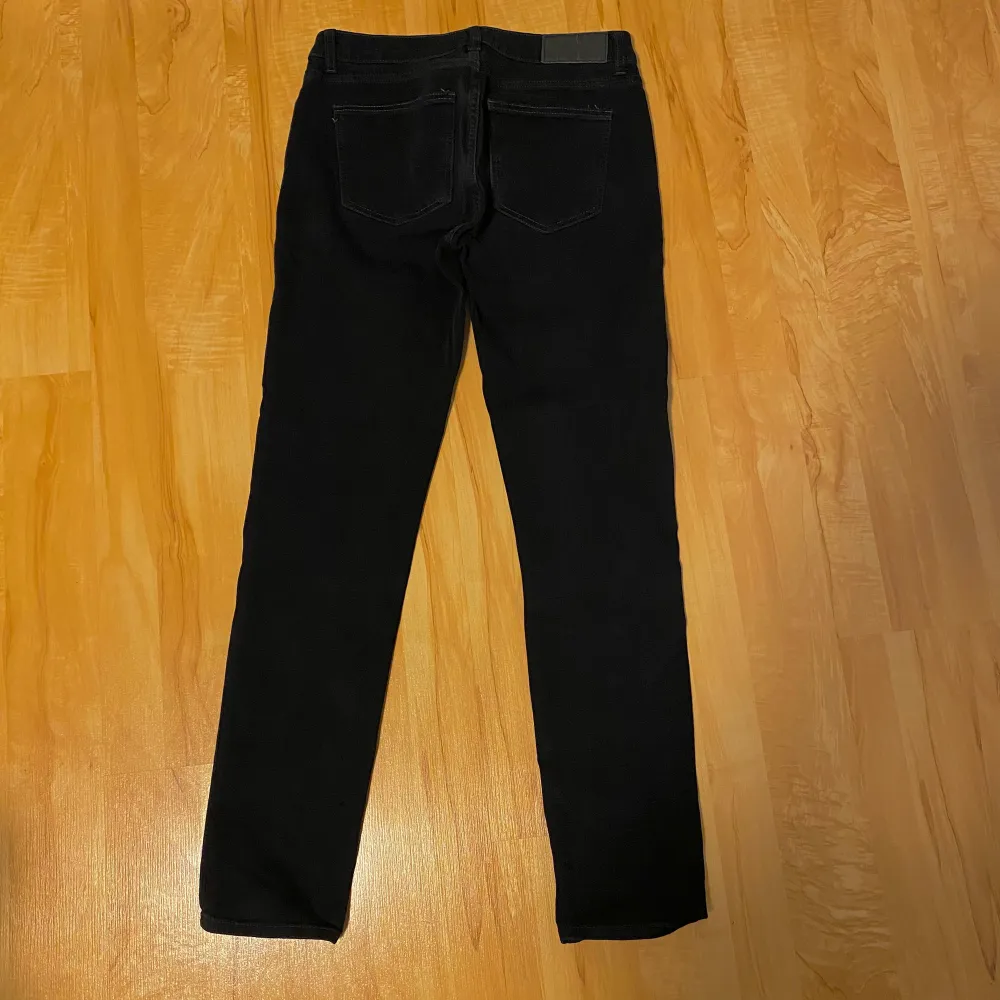 Jeans från Dressmann, Slim Fit, 31/32, utmärkt kvalite, inga defekter, passar bra som finbyxor. Jeans & Byxor.