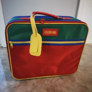 Resväska till barn - Använd endast ett fåtal gånger endast hemma som lek. 