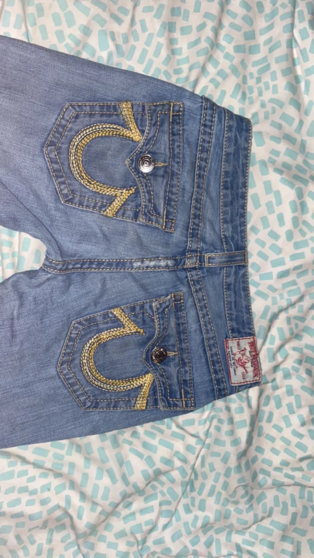 Bootcut Truereligion jeans i jättebra skick, knappt använda.  kan fixa mer bilder. Passar perfekt på mif som är 160!. Jeans & Byxor.