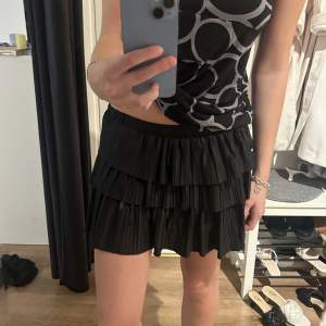 Jättesöt kjol köpt på zara för några år sen! Jättebra skick 😊