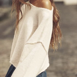 stickad tröja  - as snygg stickad tröja från zara! älskar knappt använd då jag inte triv i den tyvärr💗 super skön och så gosig 