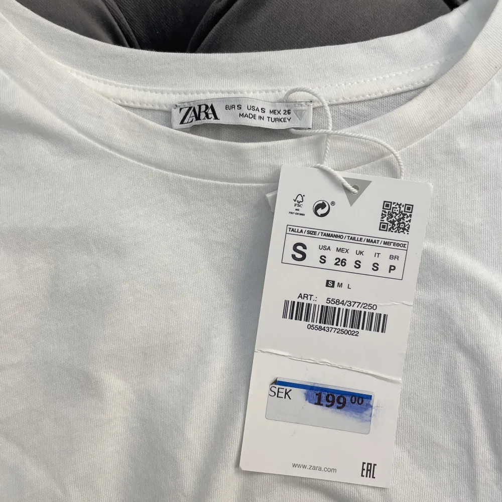 Så söt tröja från Zara. Aldrig använt🩷. T-shirts.