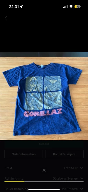 gorillaz t shirt 2010 tour - storlek l i lappen men är väldigt liten, snarare en s enligt mig! bra vintage skick, från 2010