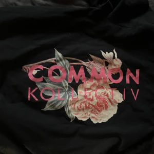 Tröja  - Vet inte riktigt vad det är för märka! Har använt den 1 gång 