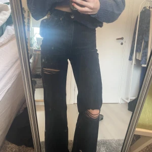 Jeans - Snygga svarta jeans från zara, storlek 36. I nyskick!