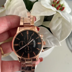 Rosé klocka  - Helt ny Rosé klocka den startas vid användning 