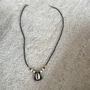 Halsband  - Säljer detta halsband pga ingen användning