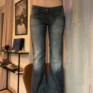 Low waisted jeans Lee - Lågmidjade jeans från Lee Står onesize men gissar på S/stor S