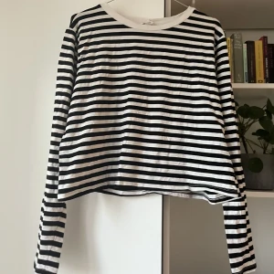 Randig topp - Randig mjuk topp från HM🖤🤍