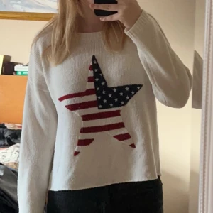 Tröja - Jätte gullig och skön tröja till hösten, granska så använd men inget man märker av:)