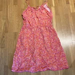 Klänning  - Blommig bomullsklänning