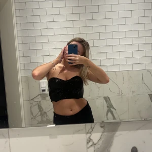 Glitter korsett - Glittrig korsett🖤