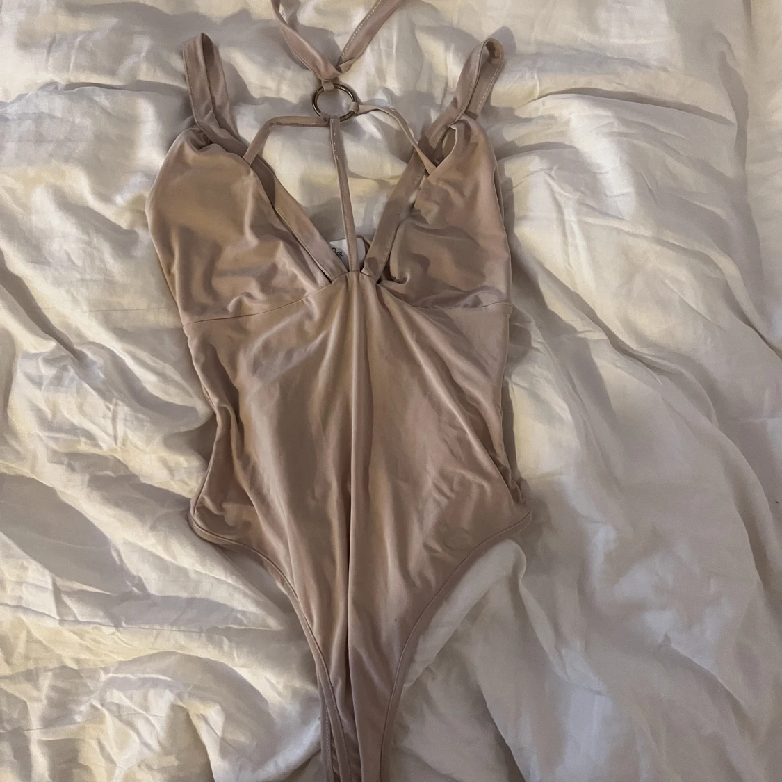 Rosa nude body med snörning - 90