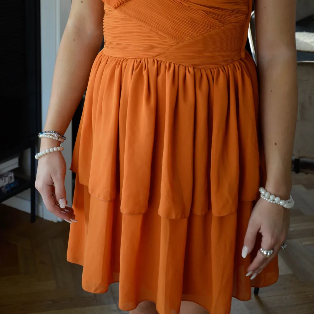 Suuuper söt klänning köpt på sellpy som tyvärr var för liten:( passar perfekt till sommaren eller brunch typ. . Klänningar.