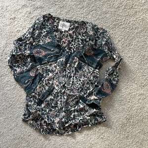 Mönstrad topp - Mönstrad topp köpt second hand!❤️