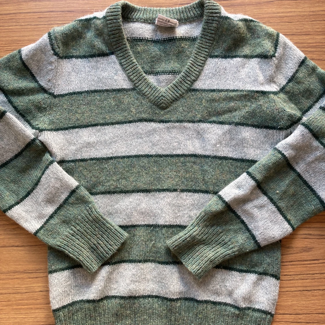 Grön stickad tröja - 90