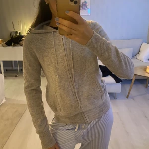 Kashmir hoodie från Softgoat - I nyskick! 